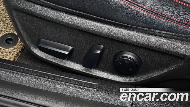 Genesis G70 2021 — photo 26