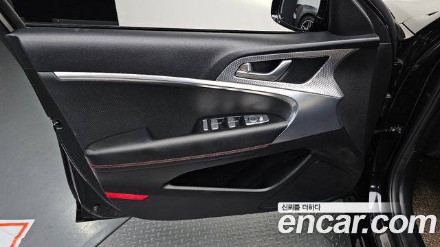 Genesis G70 2021 — photo 14