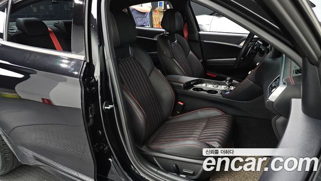 Genesis G70 2021 — photo 16