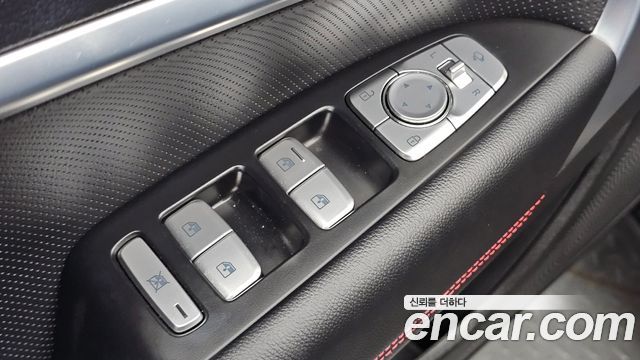 Genesis G70 2021 — photo 27