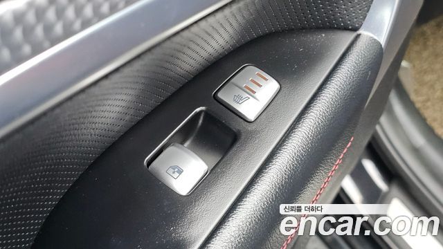 Genesis G70 2021 — photo 28