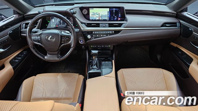 Lexus ES 2021 — photo 10