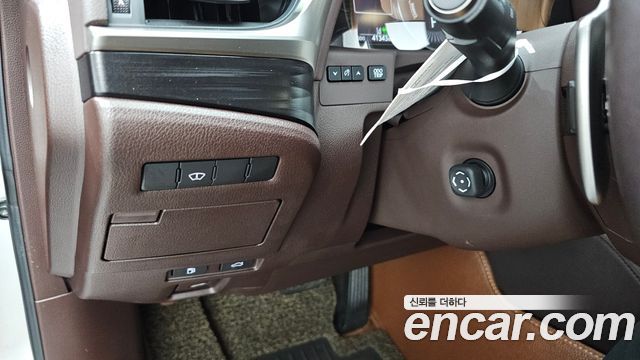 Lexus ES 2021 — photo 20