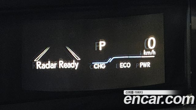 Lexus ES 2021 — photo 24