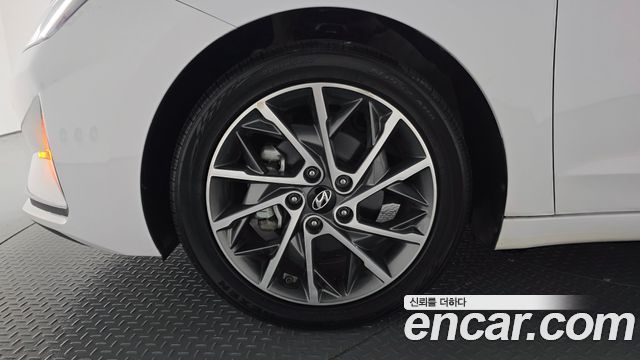 Hyundai AVANTE 2019 — photo 5
