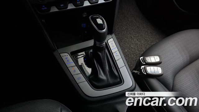 Hyundai AVANTE 2019 — photo 12