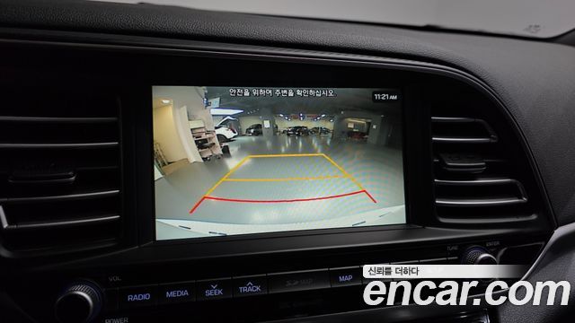 Hyundai AVANTE 2019 — photo 21
