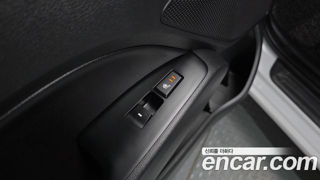 Hyundai AVANTE 2019 — photo 25