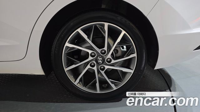 Hyundai AVANTE 2019 — photo 7