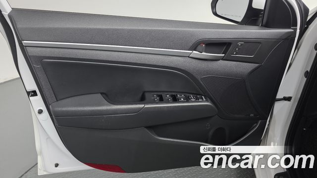 Hyundai AVANTE 2019 — photo 14