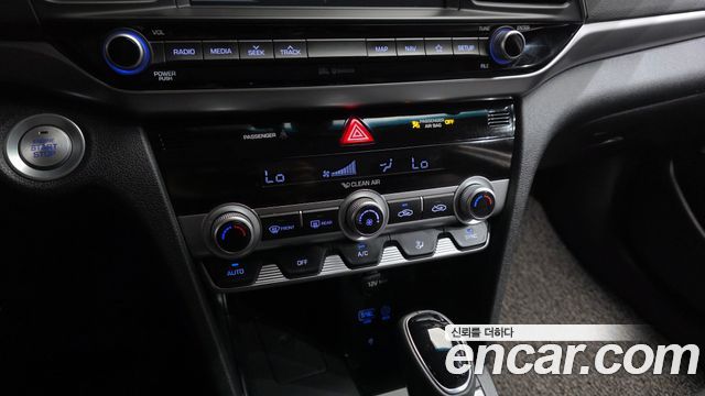 Hyundai AVANTE 2019 — photo 31