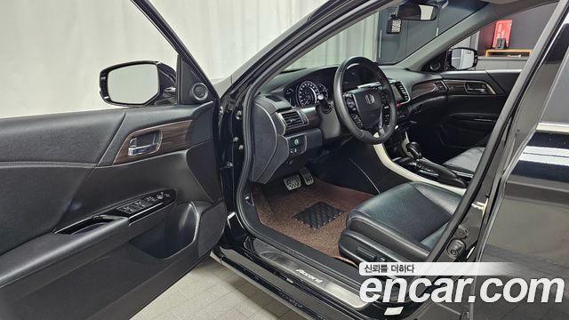 Honda Accord 2017 — photo 10