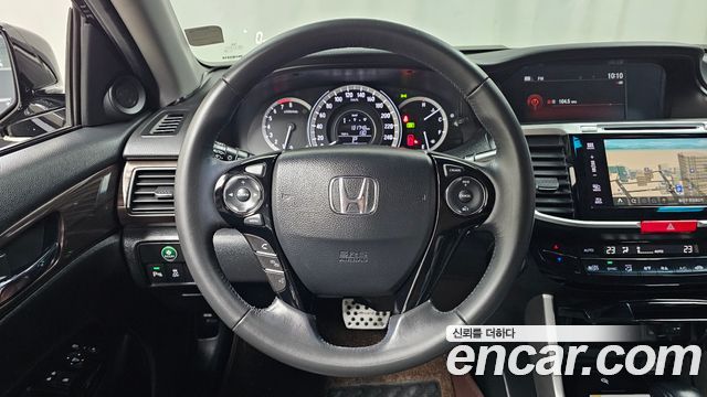 Honda Accord 2017 — photo 13
