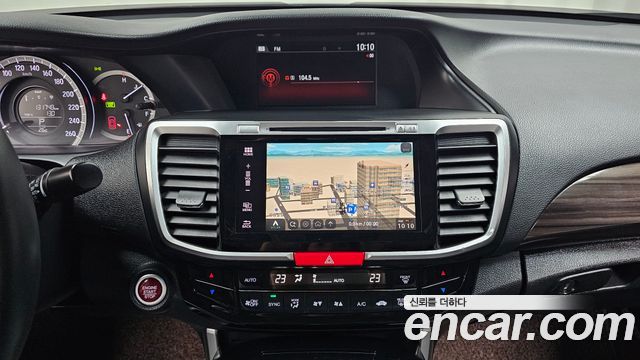 Honda Accord 2017 — photo 15