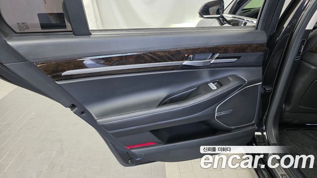 Genesis G90 2019 — photo 15