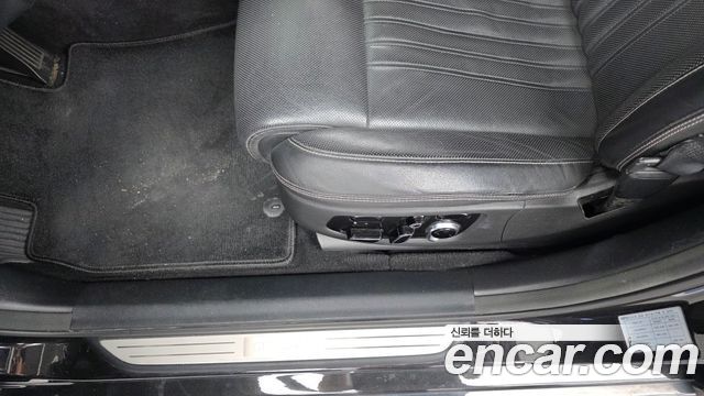 Genesis G90 2019 — photo 32