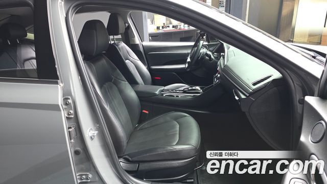 Hyundai Sonata 2022 — photo 17