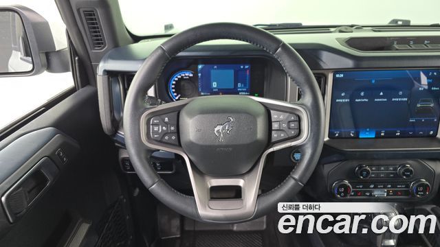 Ford Bronco 2023 — photo 20