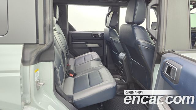 Ford Bronco 2023 — photo 24