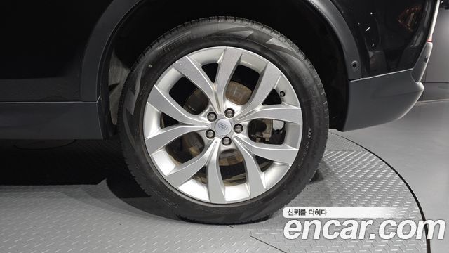 Land Rover Discovery Sport 2021 — photo 7