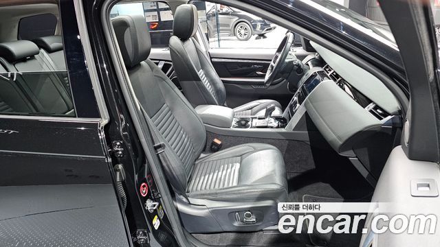 Land Rover Discovery Sport 2021 — photo 16