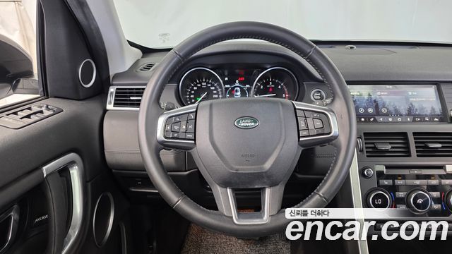 Land Rover Discovery Sport 2018 — photo 18