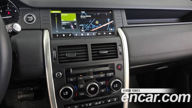 Land Rover Discovery Sport 2018 — photo 19