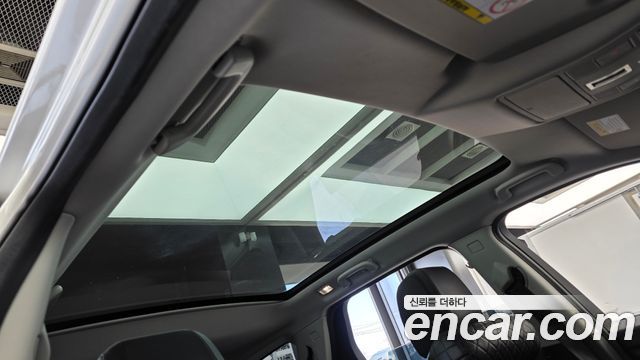 Land Rover Discovery Sport 2018 — photo 22
