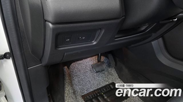 Land Rover Discovery Sport 2018 — photo 27