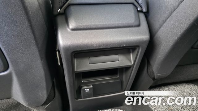 Land Rover Discovery Sport 2018 — photo 31