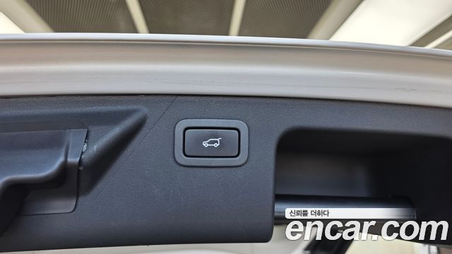 Land Rover Discovery Sport 2018 — photo 32