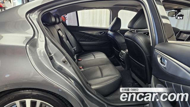 Infiniti Q50 2018 — photo 18