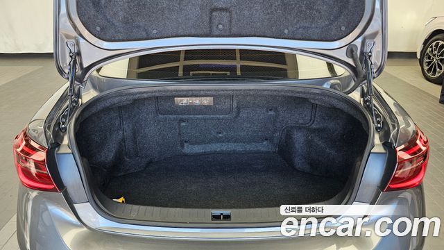 Infiniti Q50 2018 — photo 23