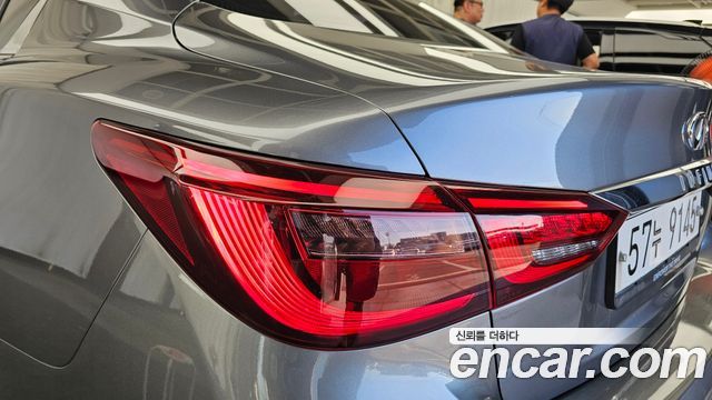 Infiniti Q50 2018 — photo 9