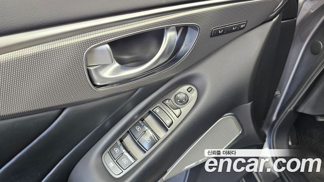 Infiniti Q50 2018 — photo 28
