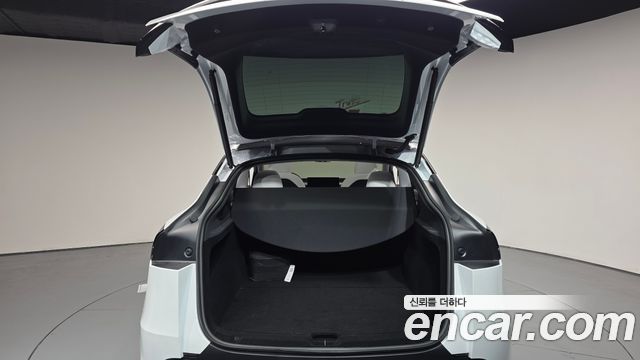 Tesla Model Y 2025 — photo 26