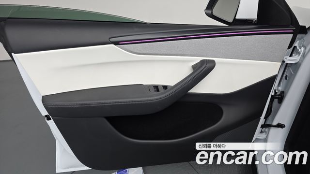 Tesla Model Y 2025 — photo 14
