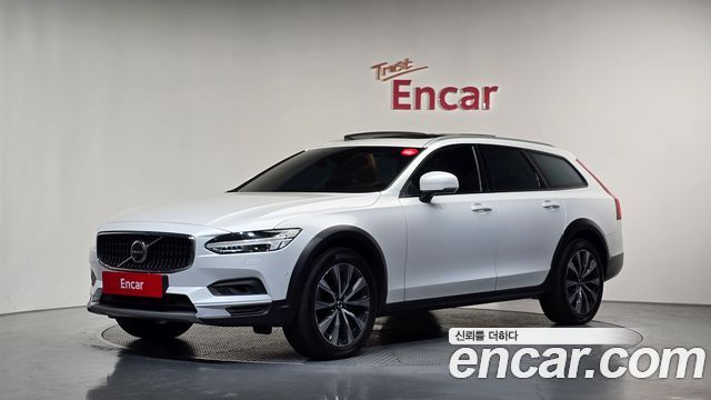 Volvo V90 2021 — photo 1