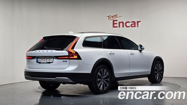 Volvo V90 2021 — photo 2
