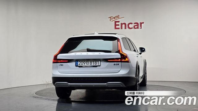 Volvo V90 2021 — photo 4