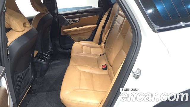 Volvo V90 2021 — photo 11