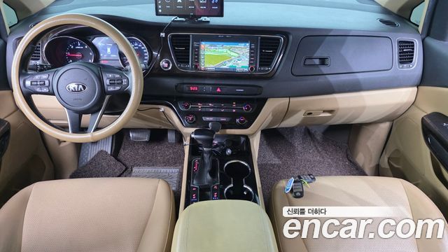 Kia Canival 2019 — photo 10