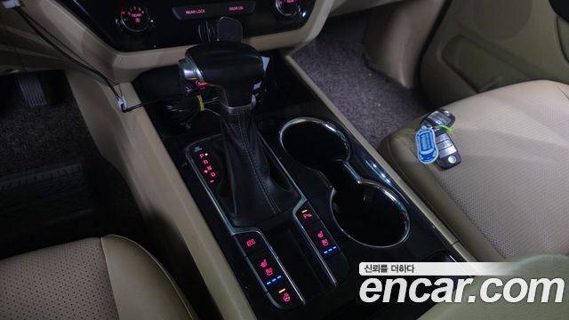 Kia Canival 2019 — photo 12