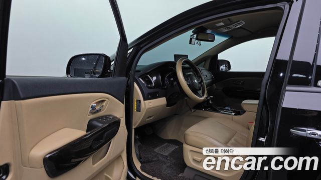 Kia Canival 2019 — photo 13