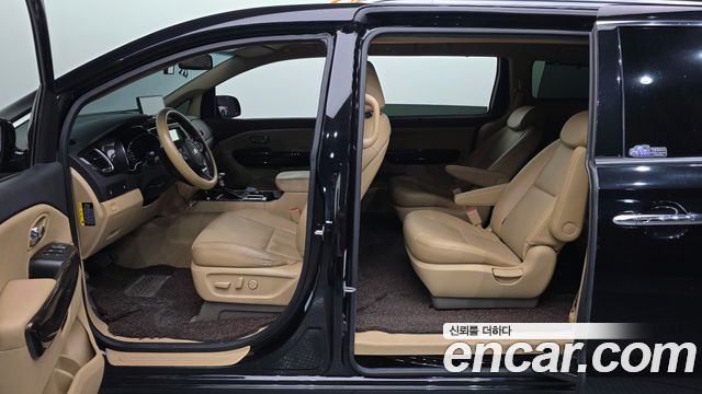 Kia Canival 2019 — photo 22