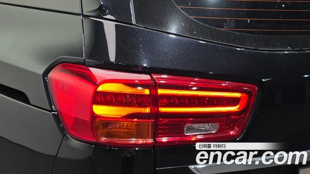 Kia Canival 2019 — photo 9