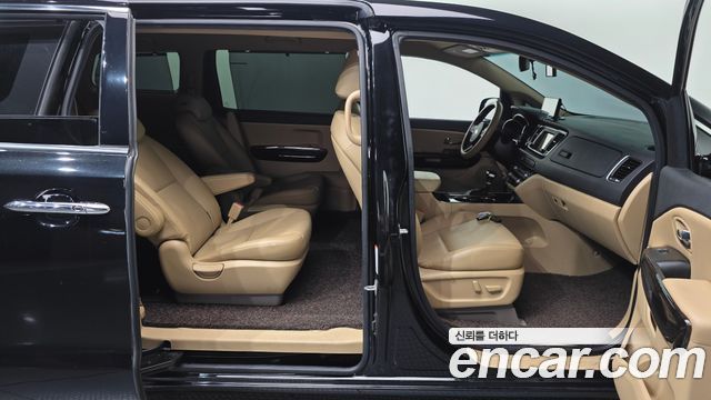 Kia Canival 2019 — photo 16