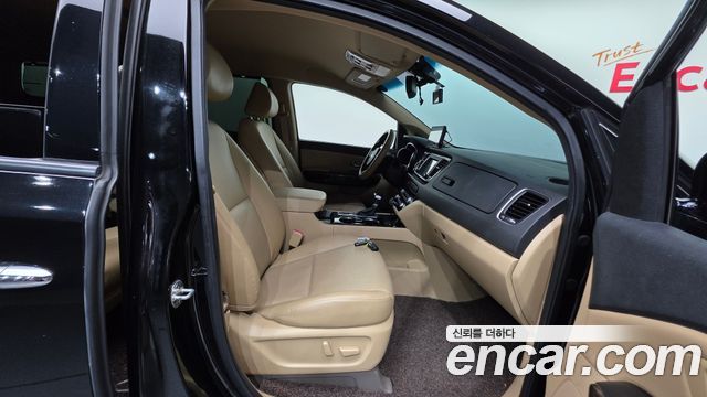Kia Canival 2019 — photo 34