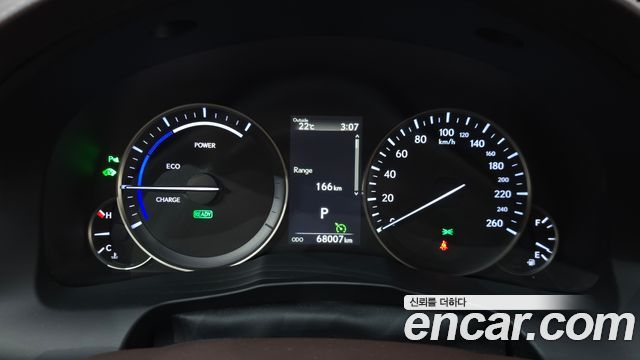 Lexus ES 2018 — photo 8