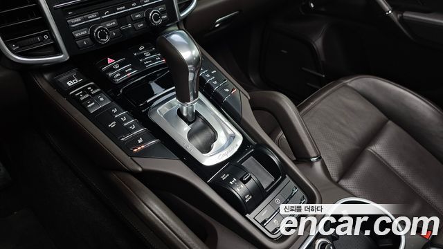 Porsche Cayenne 2015 — photo 9